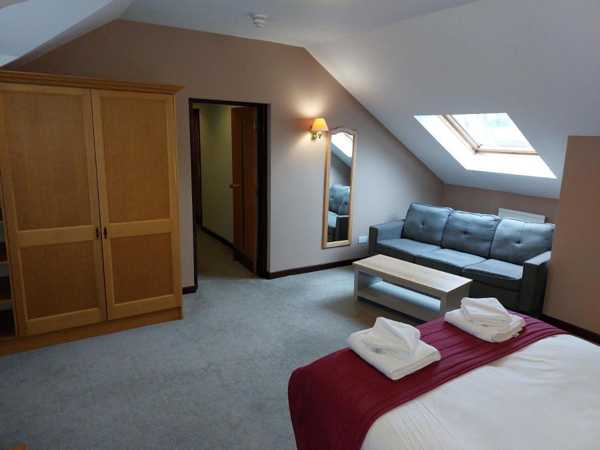 The County Lodge Carnforth Bagian luar foto