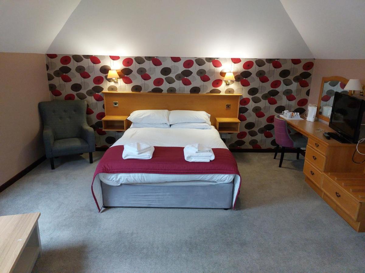 The County Lodge Carnforth Bagian luar foto