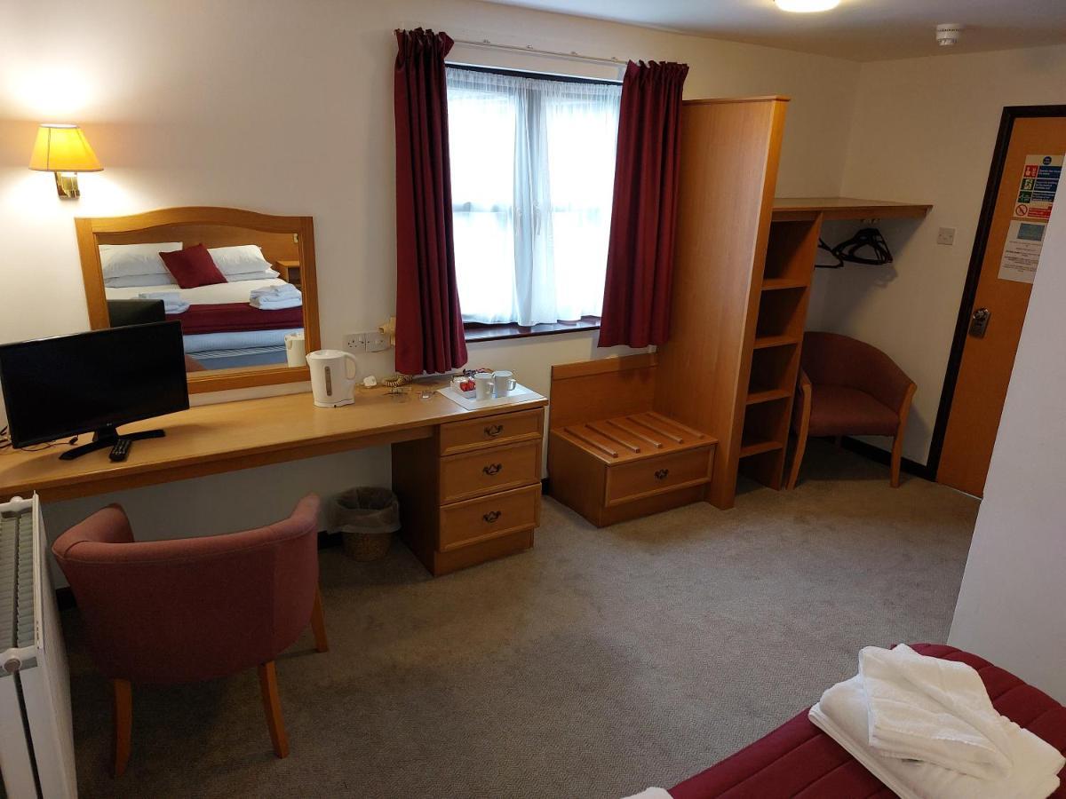 The County Lodge Carnforth Bagian luar foto