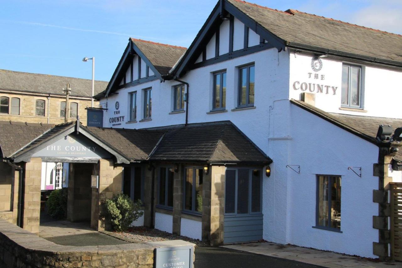 The County Lodge Carnforth Bagian luar foto