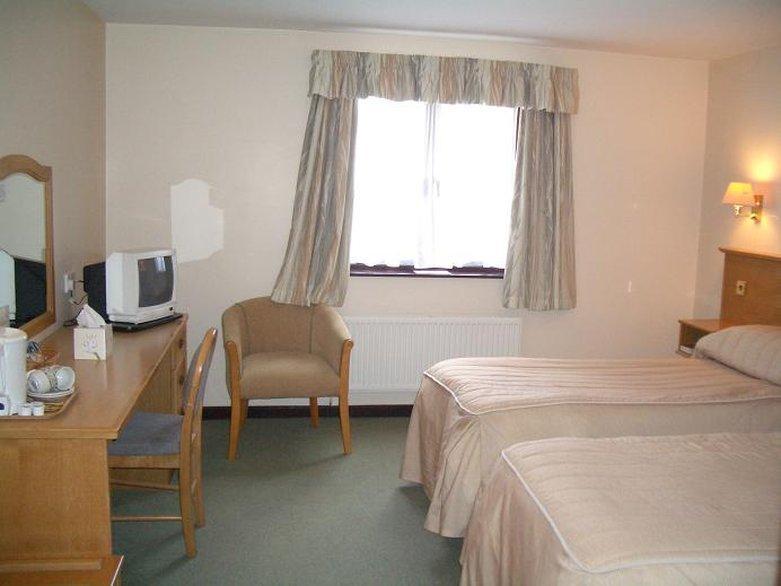 The County Lodge Carnforth Bagian luar foto
