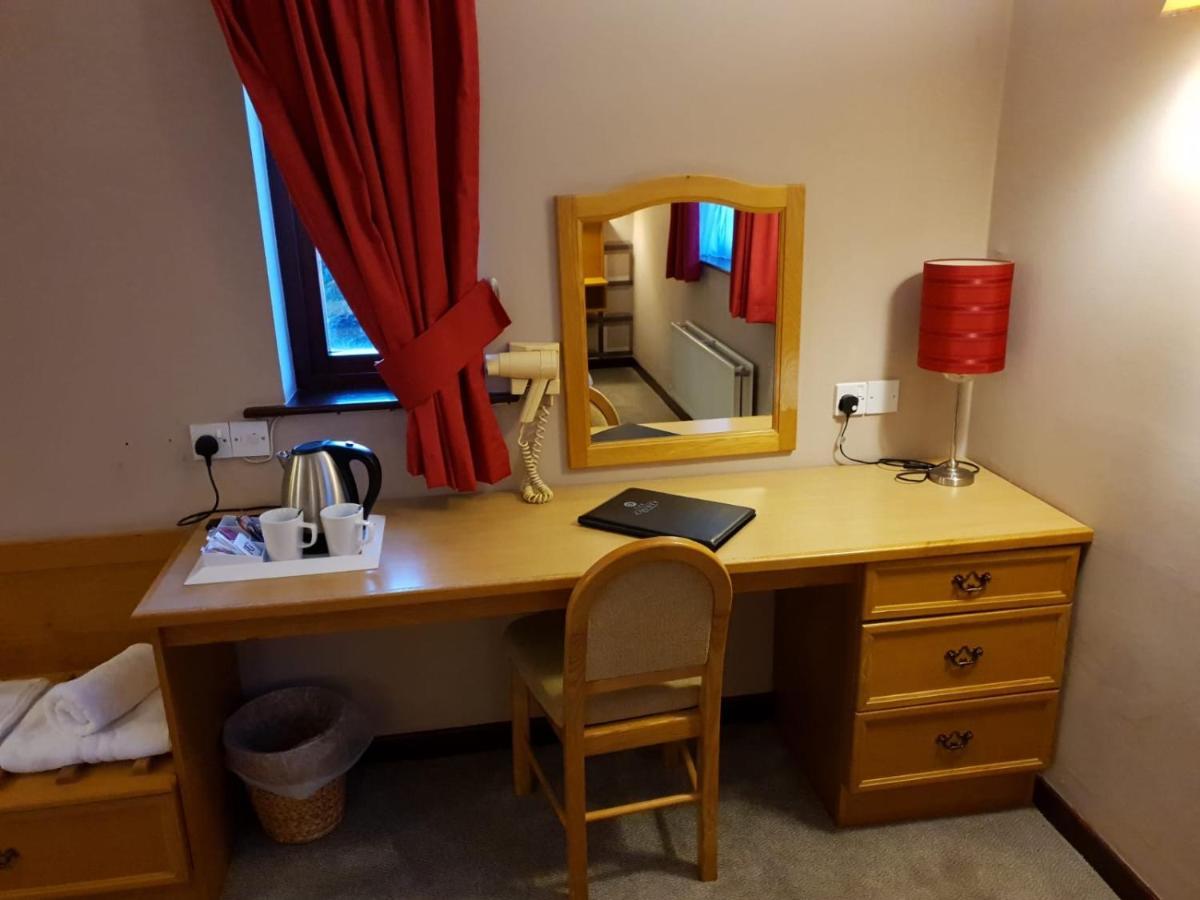 The County Lodge Carnforth Bagian luar foto