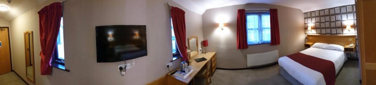 The County Lodge Carnforth Bagian luar foto